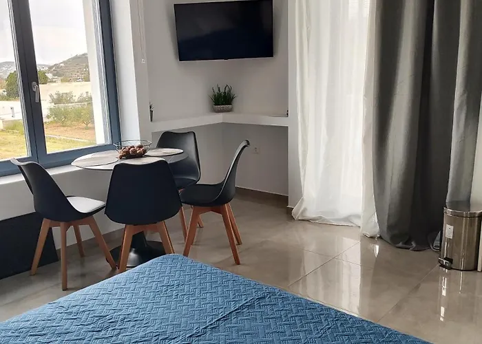 Sunny & Blue Parasporos