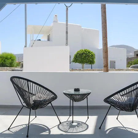 Sunny & Blue Apartment Parasporos