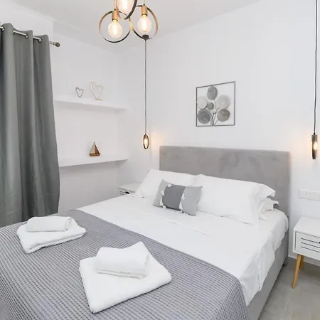 Apartment Sunny & Blue Parasporos